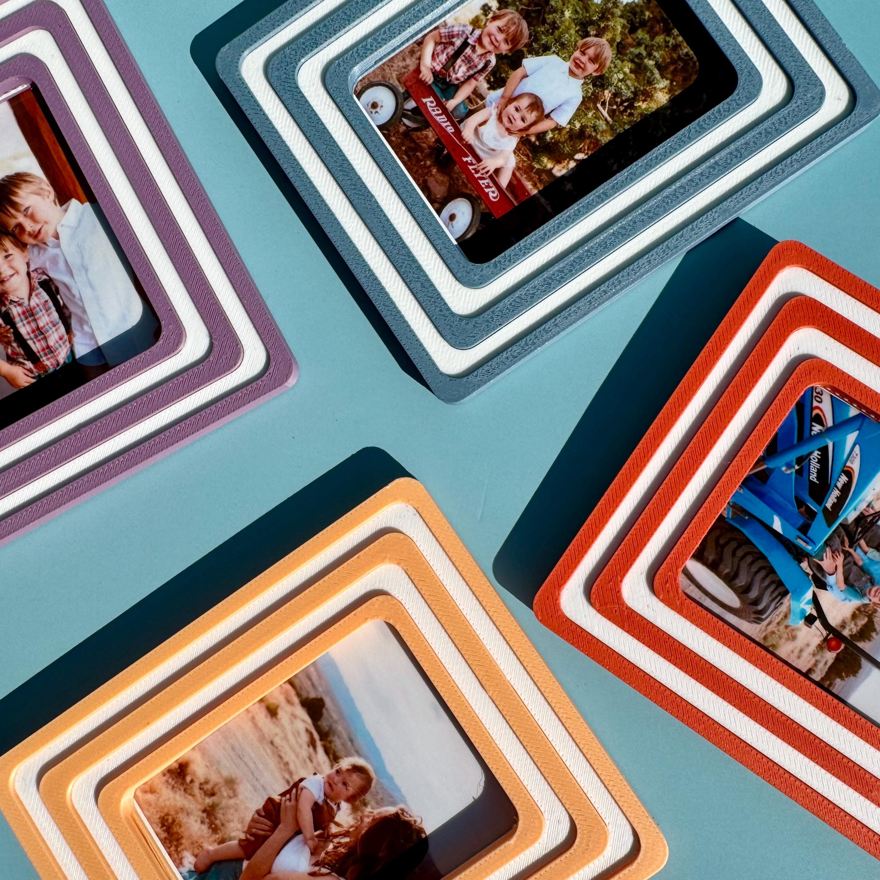 The Retro – Magnetic Picture Frame