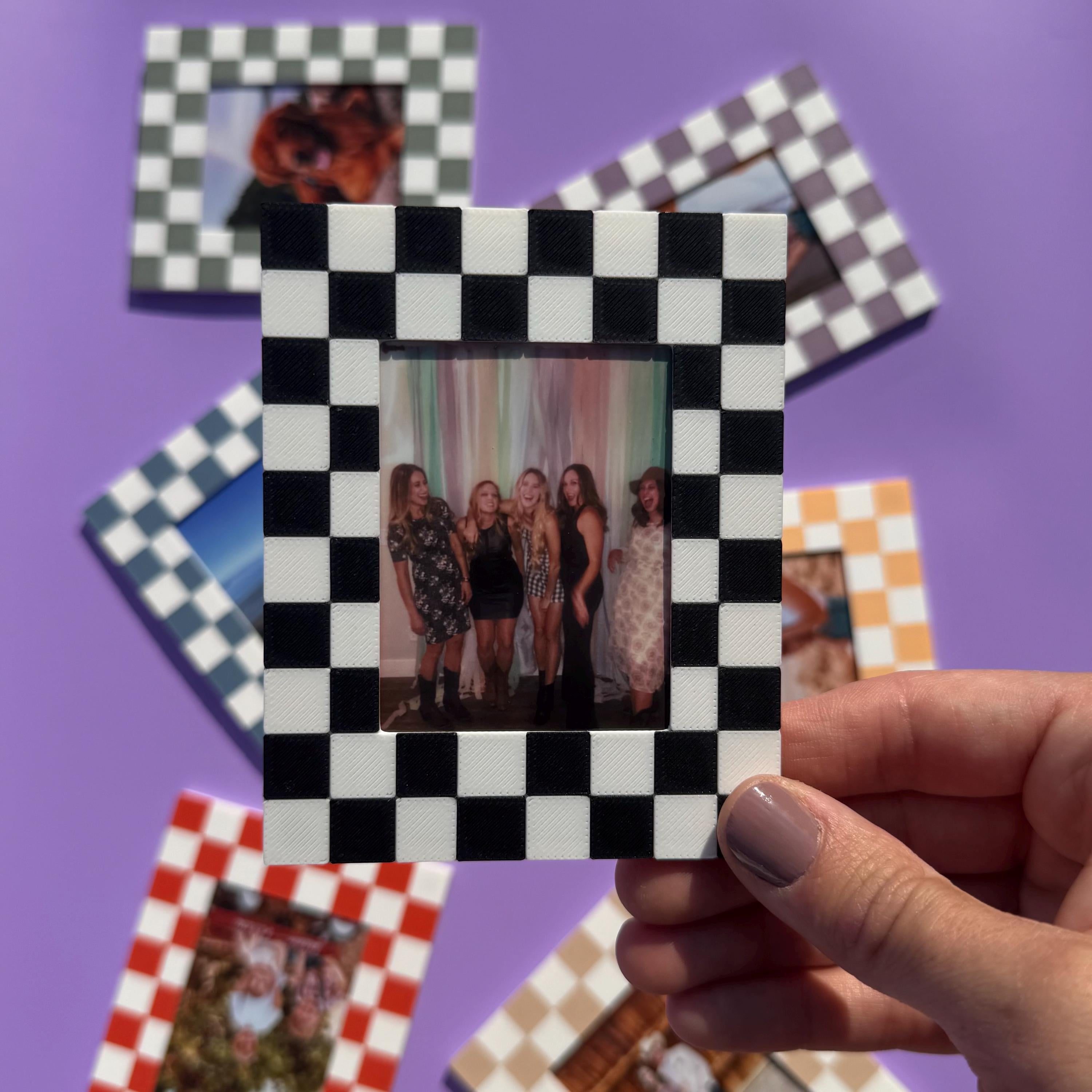 The Checker - Magentic Frame Set