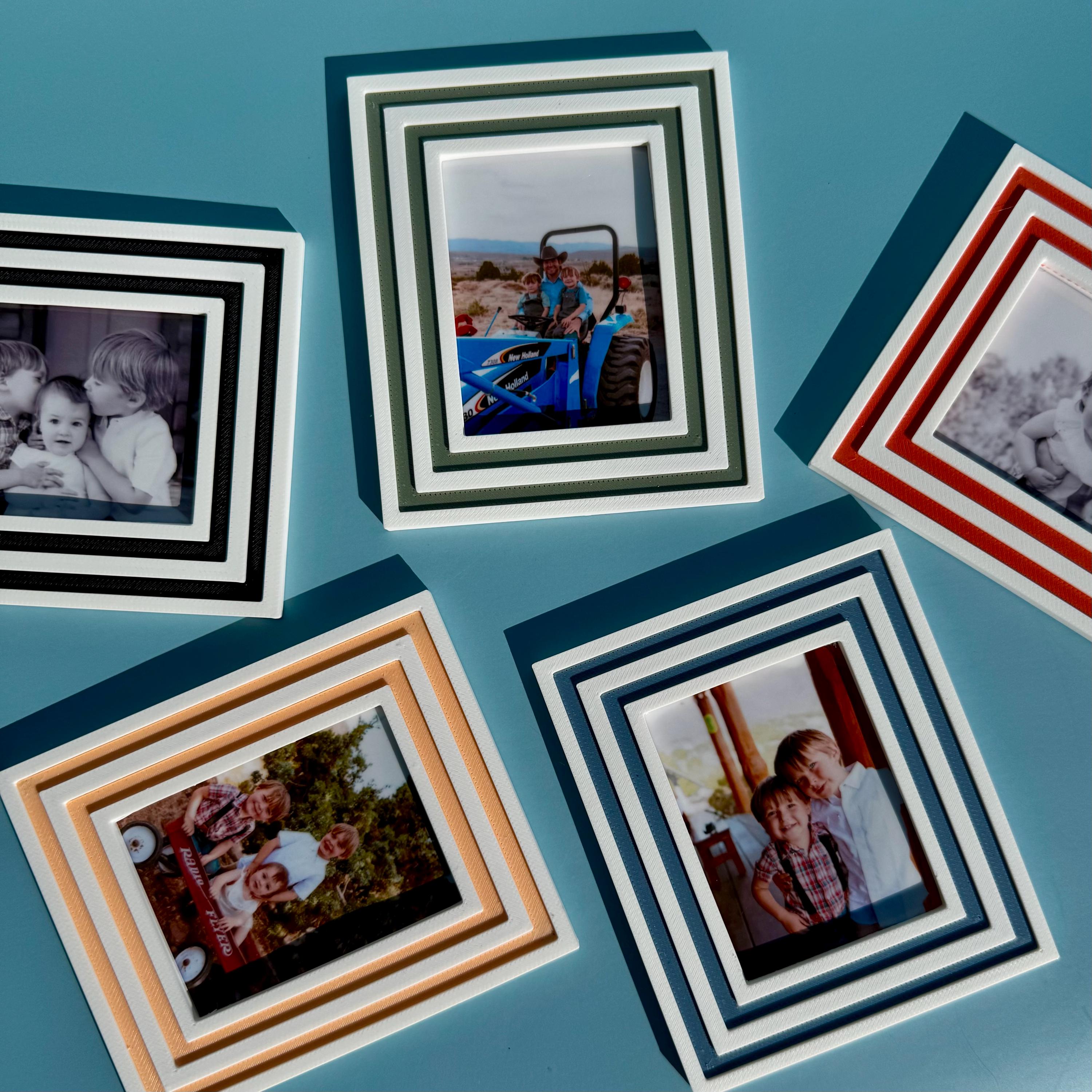 The Modern – Magnetic Picture Frame