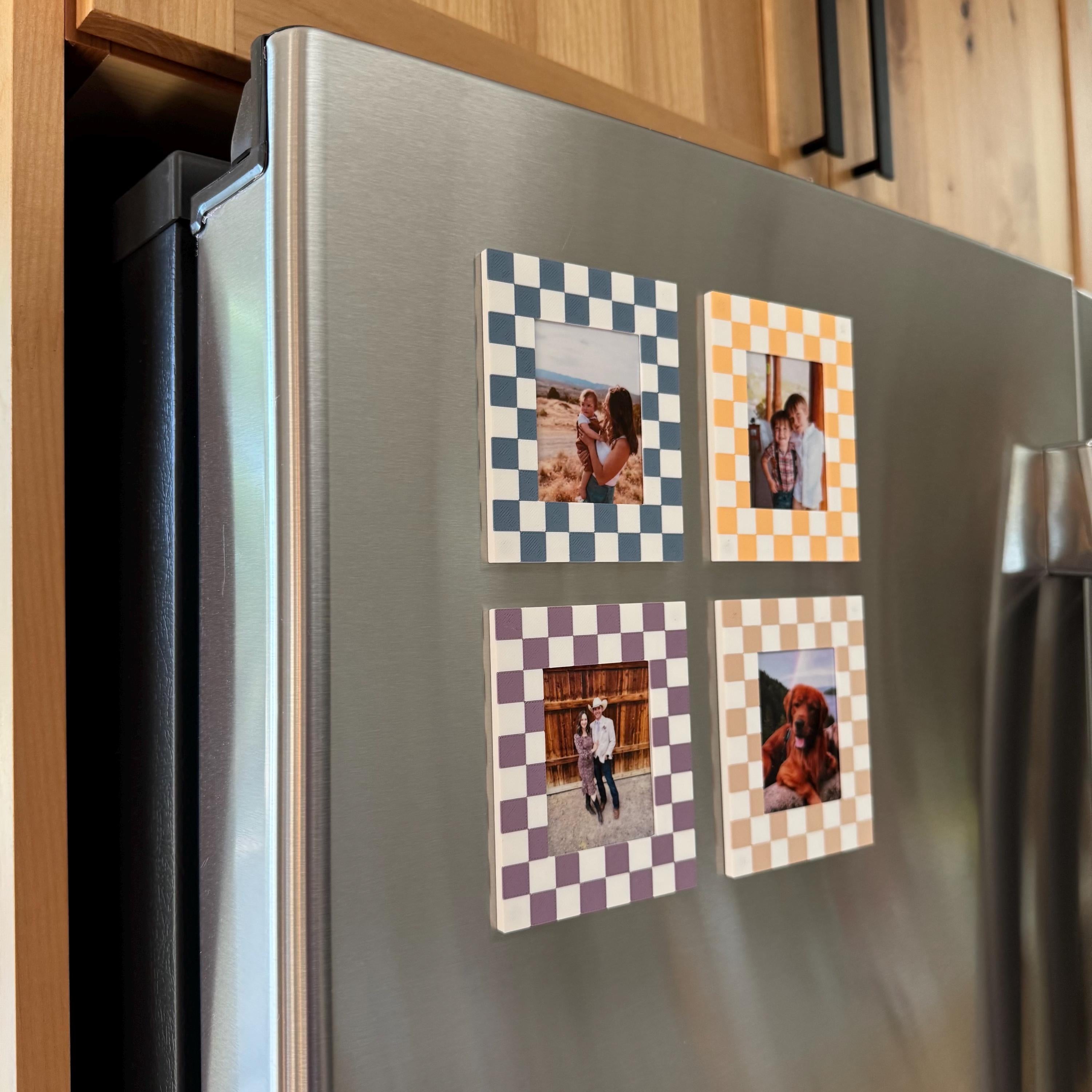 The Checker - Magentic Frame Set